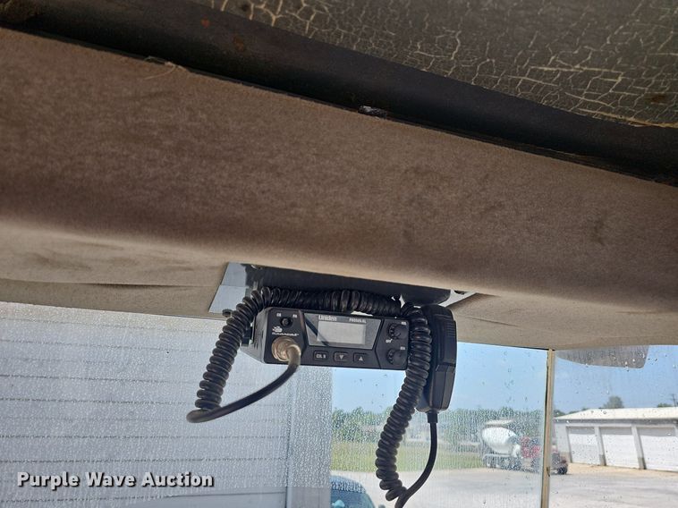 image for item LW9574 1999 Case 621B  wheel loader