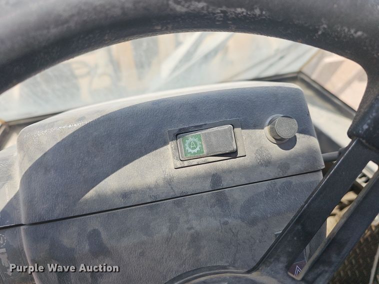 image for item LW9574 1999 Case 621B  wheel loader