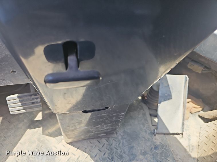 image for item LW9574 1999 Case 621B  wheel loader