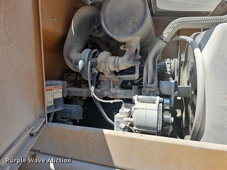 image for item LW9574 1999 Case 621B  wheel loader