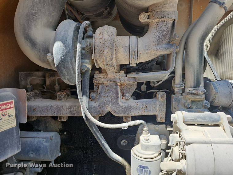 image for item LW9574 1999 Case 621B  wheel loader