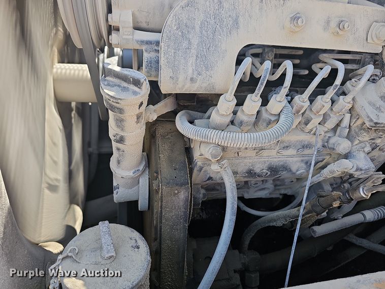 image for item LW9574 1999 Case 621B  wheel loader