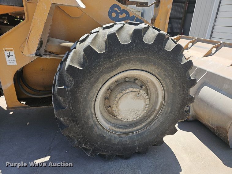 image for item LW9574 1999 Case 621B  wheel loader