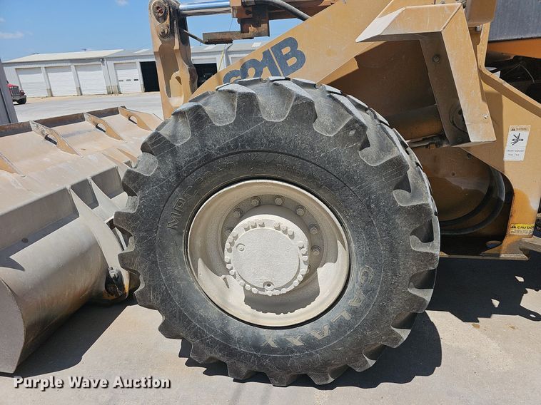 image for item LW9574 1999 Case 621B  wheel loader