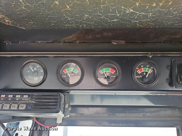 image for item LW9574 1999 Case 621B  wheel loader