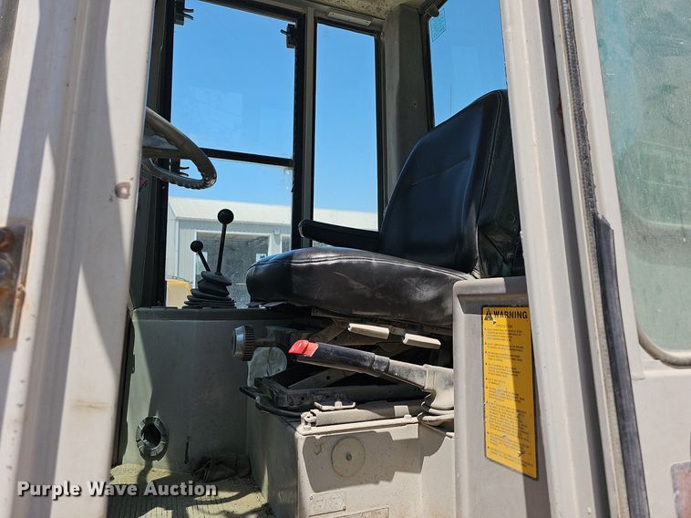 image for item LW9575 1995 Fiat-Allis FR70  wheel loader