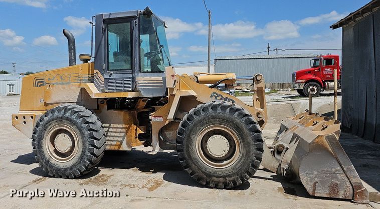 image for item LW9576 1996 Case 621B  wheel loader