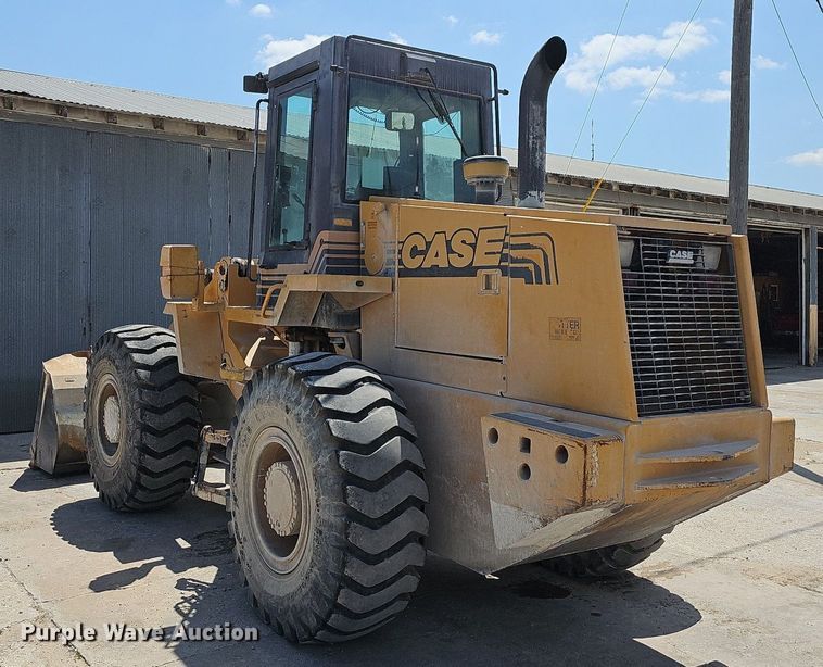 image for item LW9576 1996 Case 621B  wheel loader
