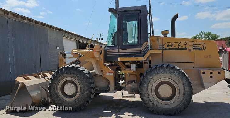 image for item LW9576 1996 Case 621B  wheel loader