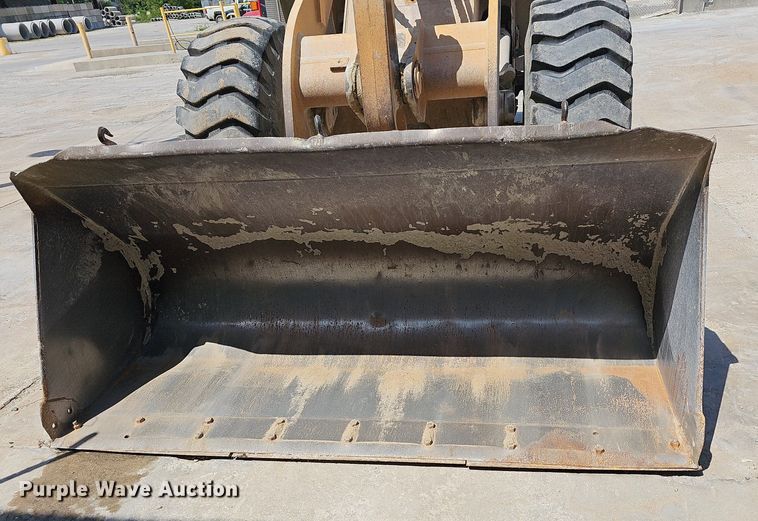 image for item LW9576 1996 Case 621B  wheel loader