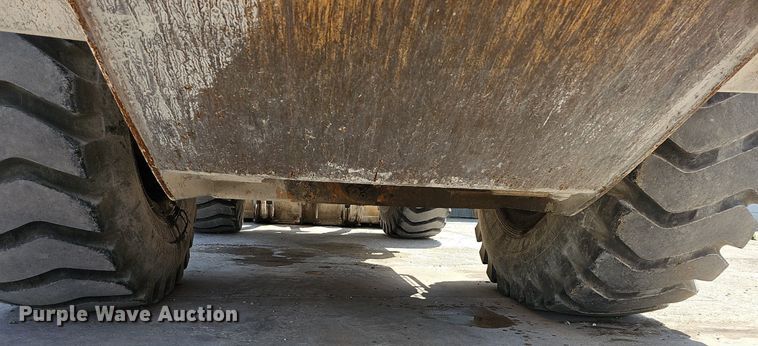 image for item LW9576 1996 Case 621B  wheel loader