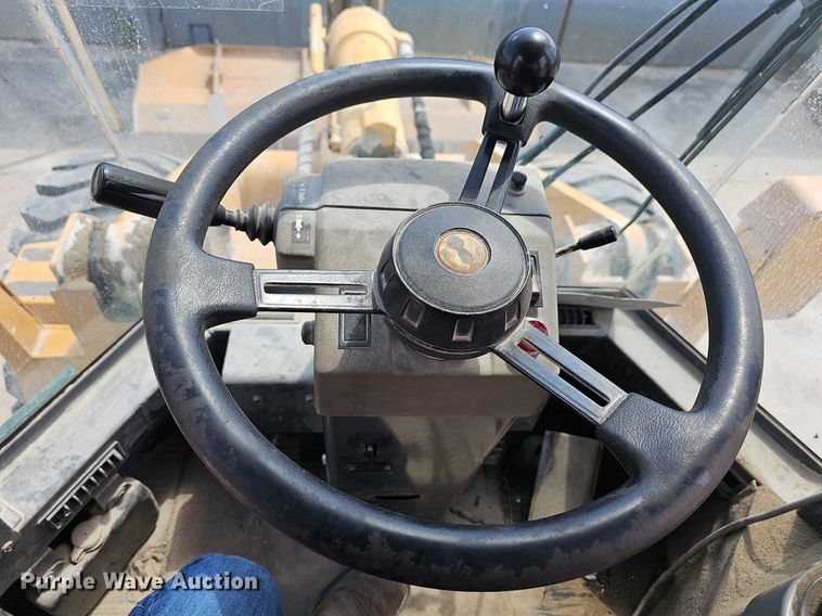 image for item LW9576 1996 Case 621B  wheel loader