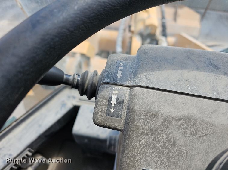 image for item LW9576 1996 Case 621B  wheel loader