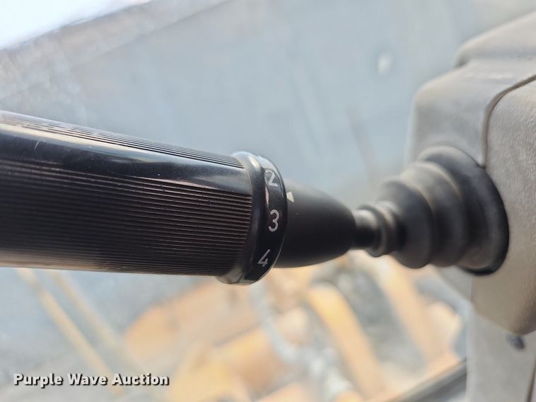 image for item LW9576 1996 Case 621B  wheel loader