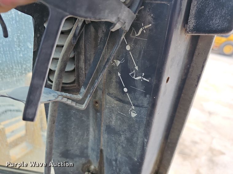 image for item LW9576 1996 Case 621B  wheel loader