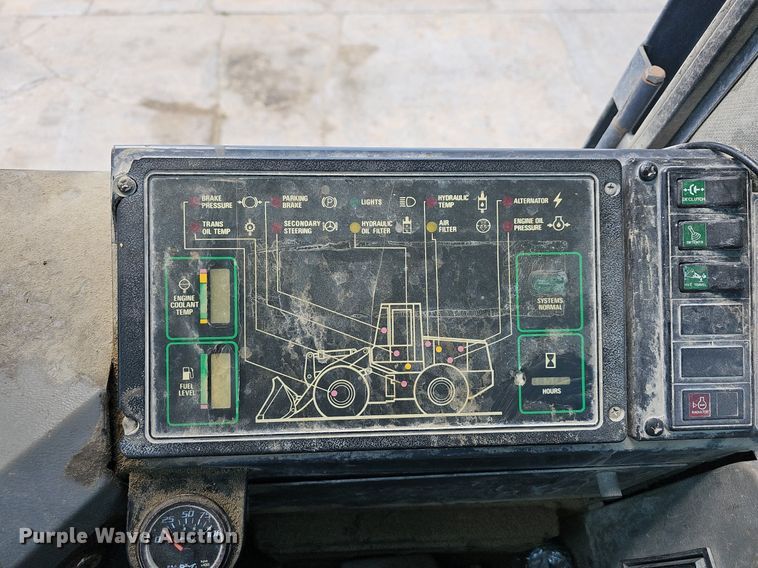 image for item LW9576 1996 Case 621B  wheel loader