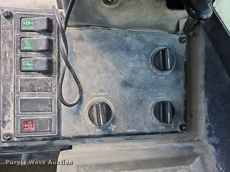 image for item LW9576 1996 Case 621B  wheel loader