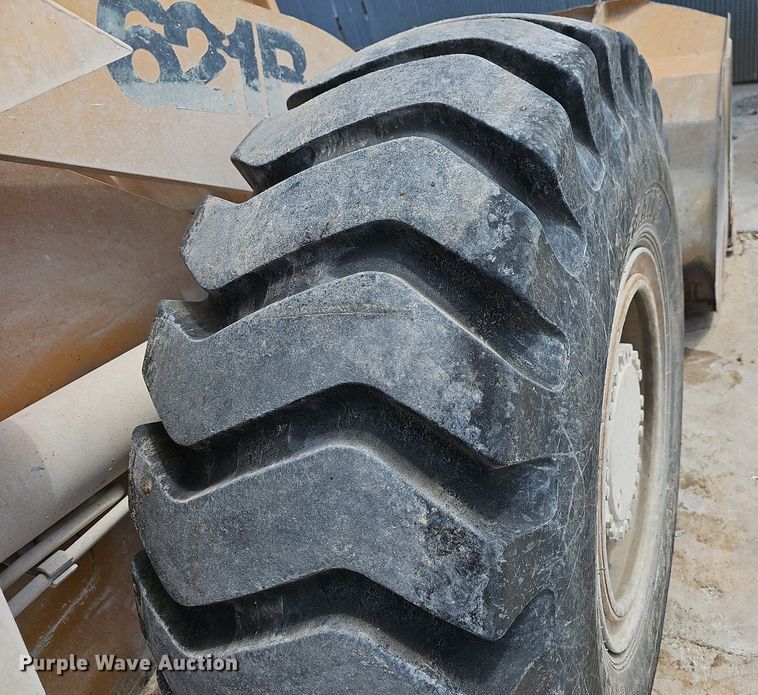 image for item LW9576 1996 Case 621B  wheel loader