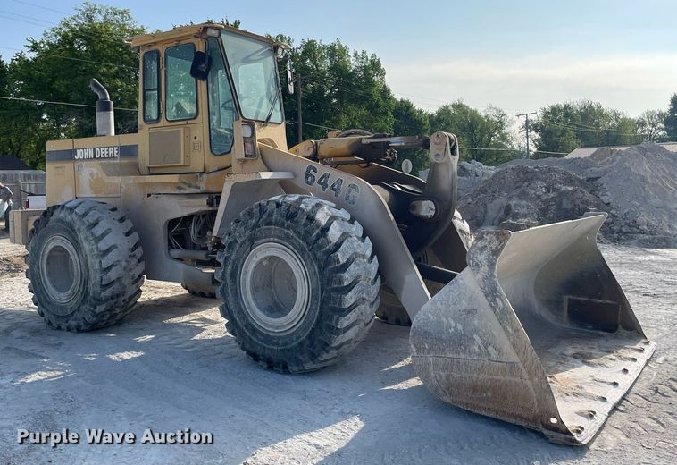 image for item MS9756 1993 John Deere 644G  wheel loader