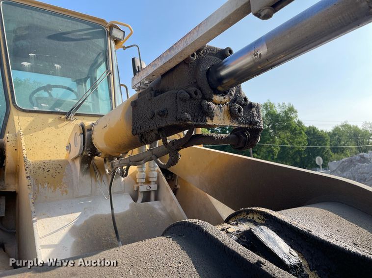 image for item MS9756 1993 John Deere 644G  wheel loader