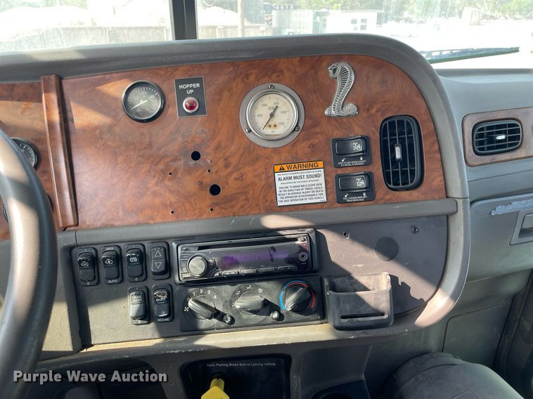 image for item MS9757 2007 Peterbilt 357  ready mix truck