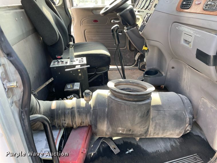 image for item MS9757 2007 Peterbilt 357  ready mix truck