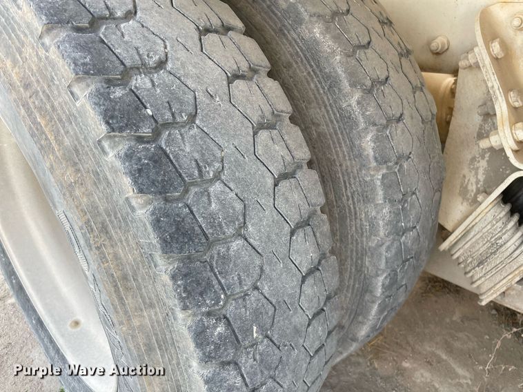 image for item MS9757 2007 Peterbilt 357  ready mix truck