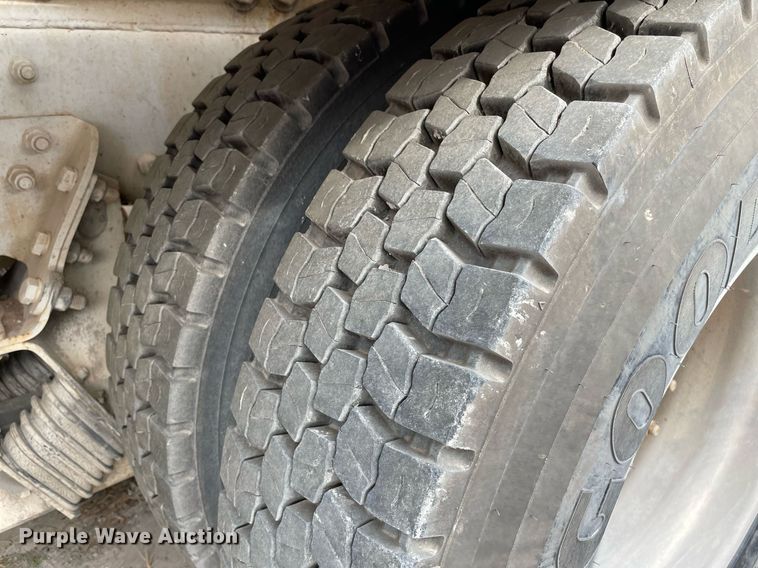 image for item MS9757 2007 Peterbilt 357  ready mix truck