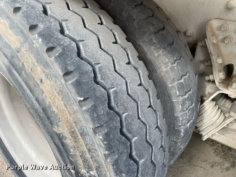 image for item MS9757 2007 Peterbilt 357  ready mix truck