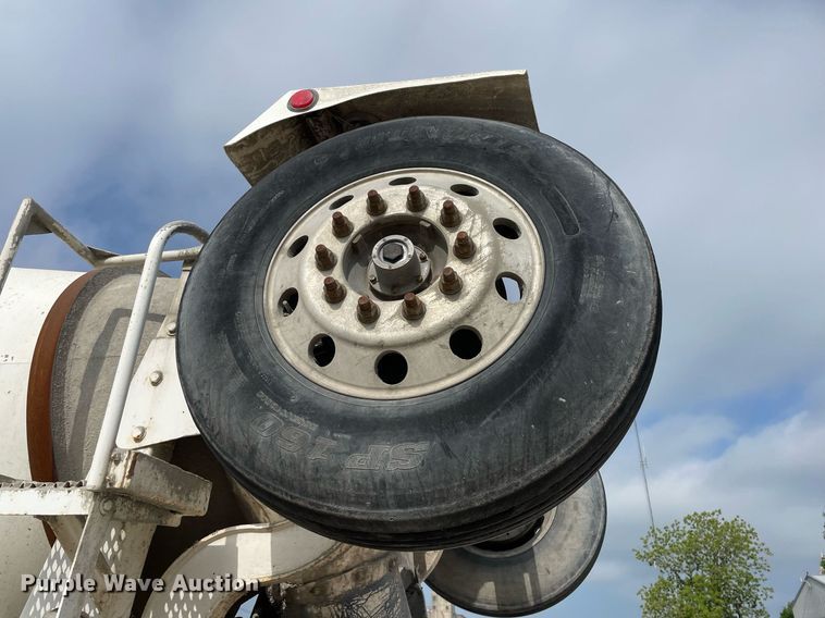 image for item MS9757 2007 Peterbilt 357  ready mix truck