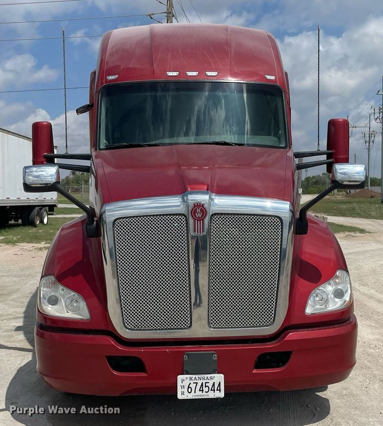 image for item MS9758 2016 Kenworth T680  semi truck