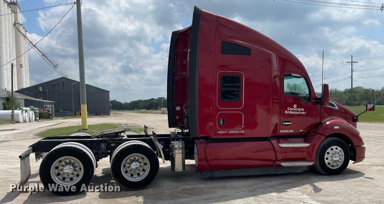 image for item MS9758 2016 Kenworth T680  semi truck