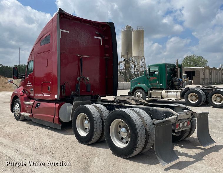 image for item MS9758 2016 Kenworth T680  semi truck