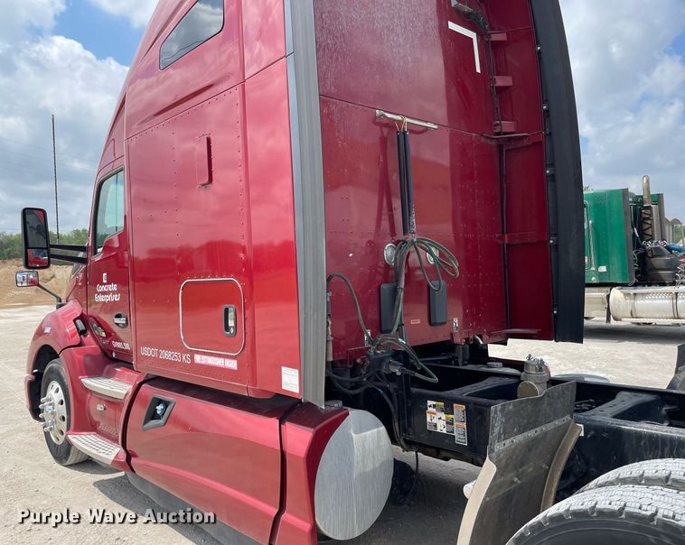 image for item MS9758 2016 Kenworth T680  semi truck