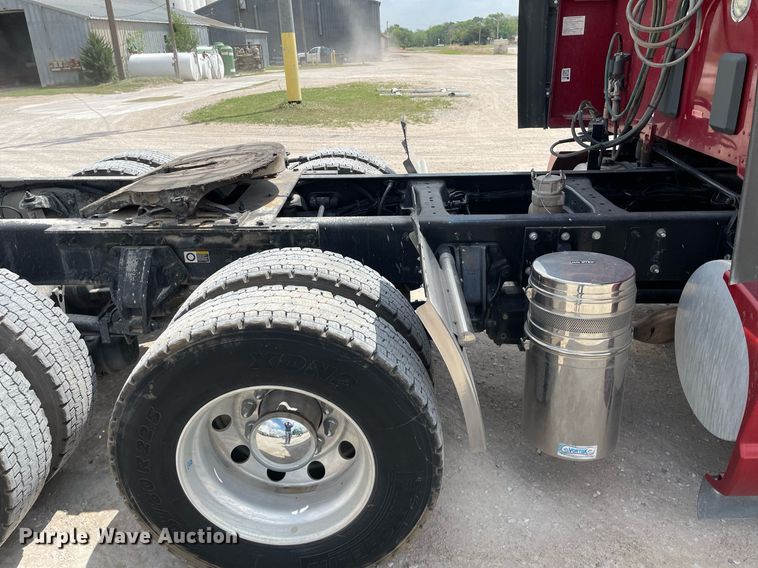 image for item MS9758 2016 Kenworth T680  semi truck