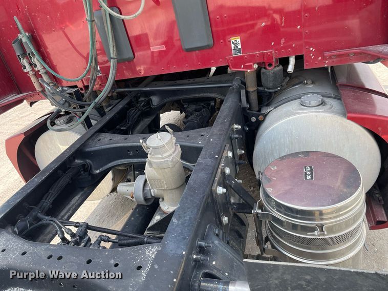 image for item MS9758 2016 Kenworth T680  semi truck