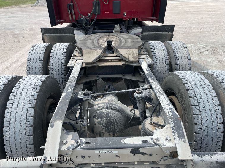 image for item MS9758 2016 Kenworth T680  semi truck