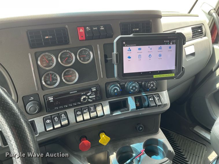 image for item MS9758 2016 Kenworth T680  semi truck