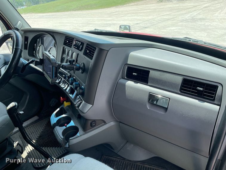 image for item MS9758 2016 Kenworth T680  semi truck