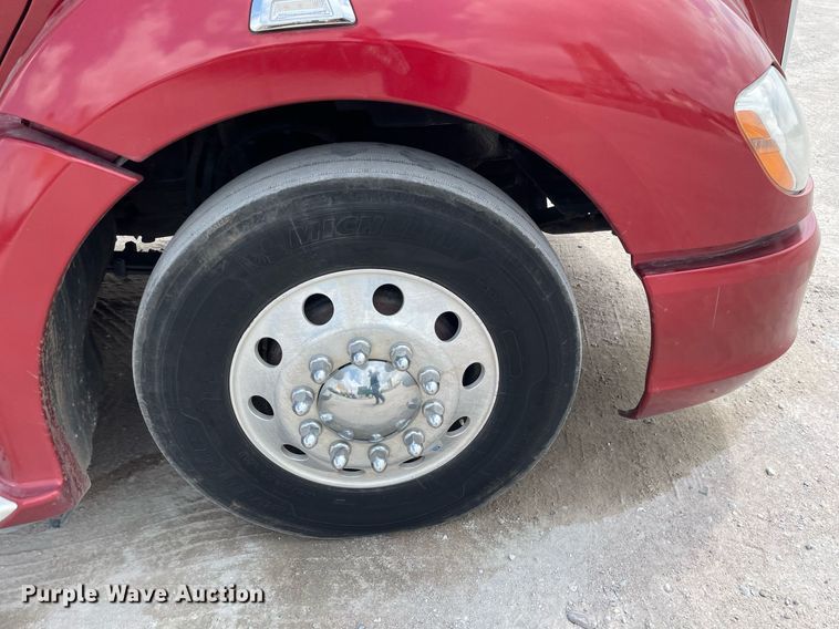 image for item MS9758 2016 Kenworth T680  semi truck