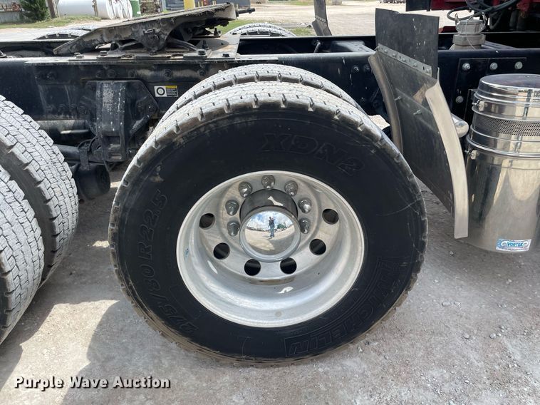 image for item MS9758 2016 Kenworth T680  semi truck