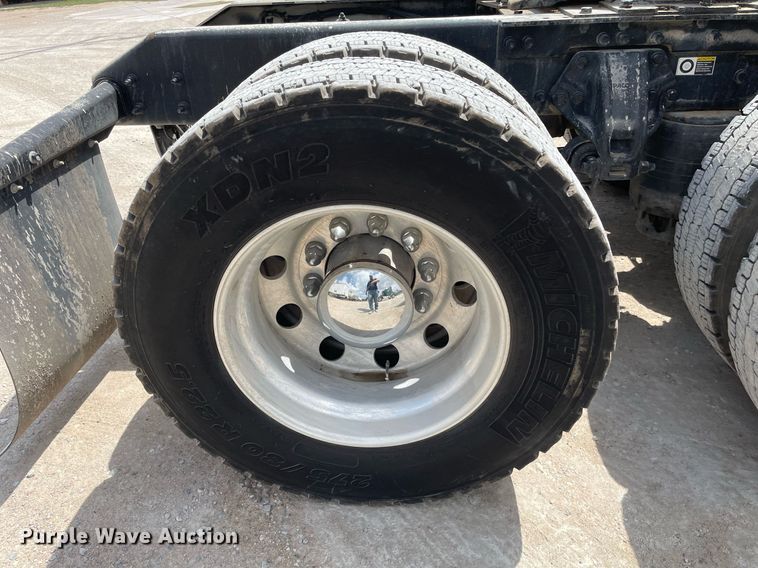 image for item MS9758 2016 Kenworth T680  semi truck