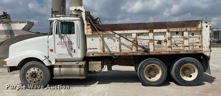 image for item MS9759 1991 International 9400  dump truck