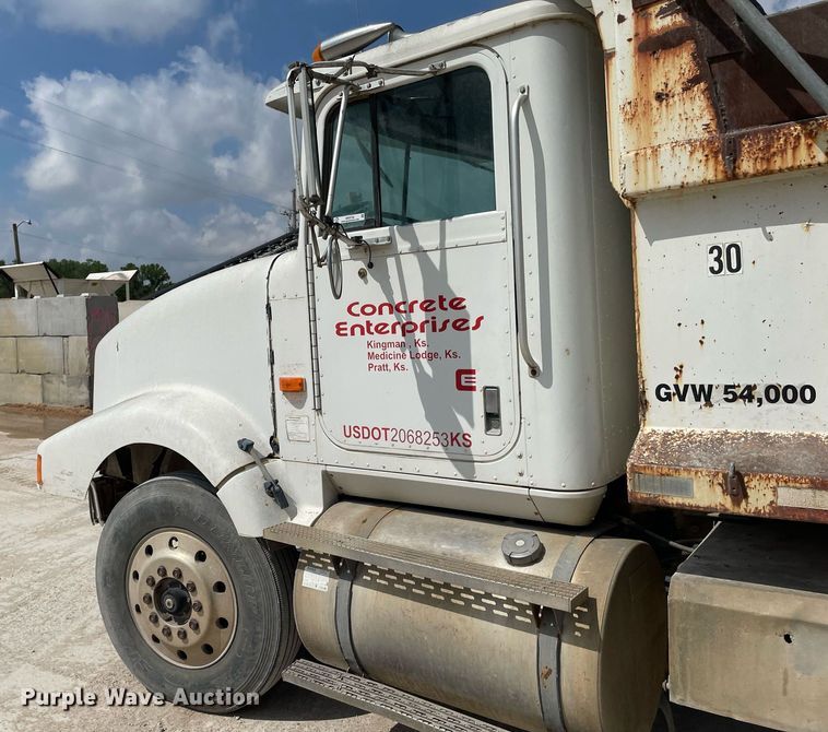 image for item MS9759 1991 International 9400  dump truck