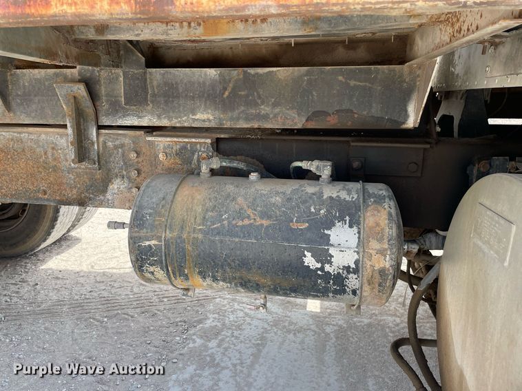 image for item MS9759 1991 International 9400  dump truck