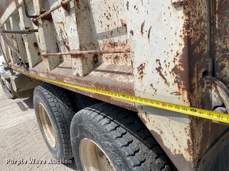 image for item MS9759 1991 International 9400  dump truck