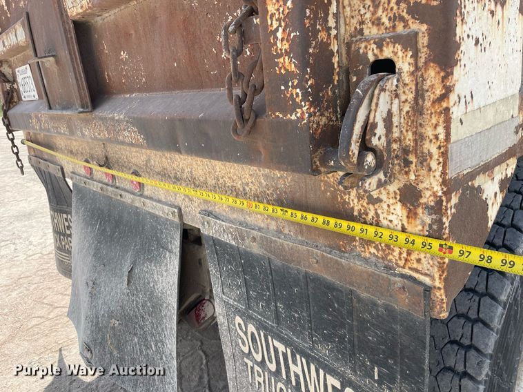 image for item MS9759 1991 International 9400  dump truck