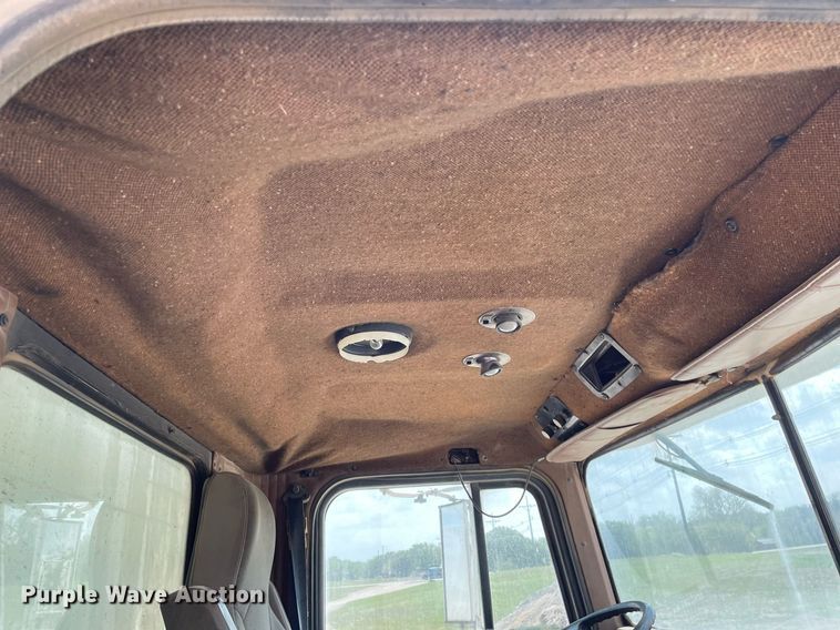 image for item MS9759 1991 International 9400  dump truck