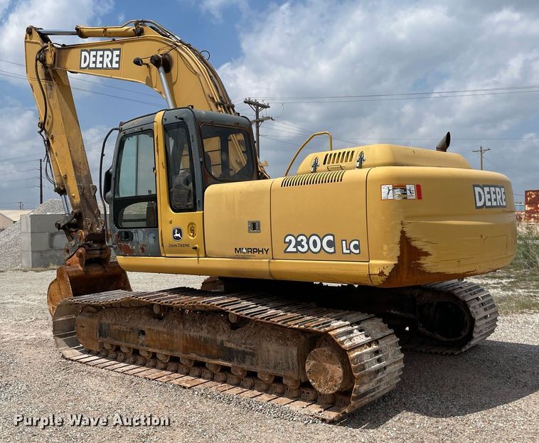 image for item MS9760 2002 John Deere 230CLC  excavator