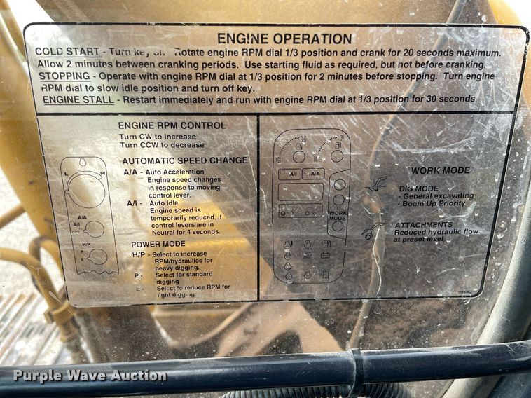 image for item MS9760 2002 John Deere 230CLC  excavator